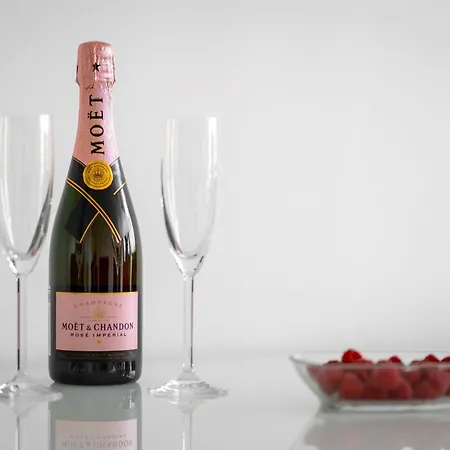 Luxe Comfort Melesio In Centre Apartman