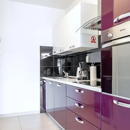 Apartment Luxe Comfort Melesio In Centre