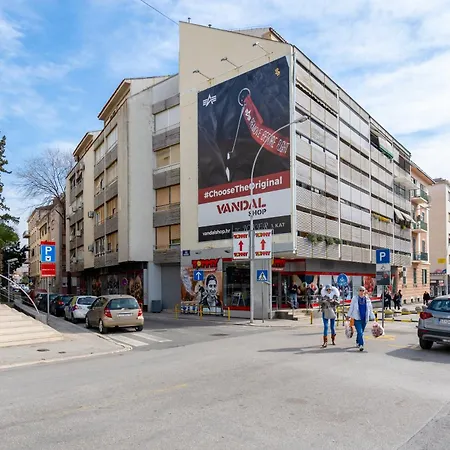 Apartman Luxe Comfort Melesio In Centre *