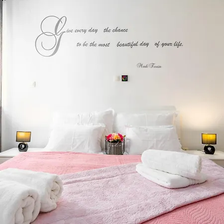 Apartment Luxe Comfort Melesio In Centre